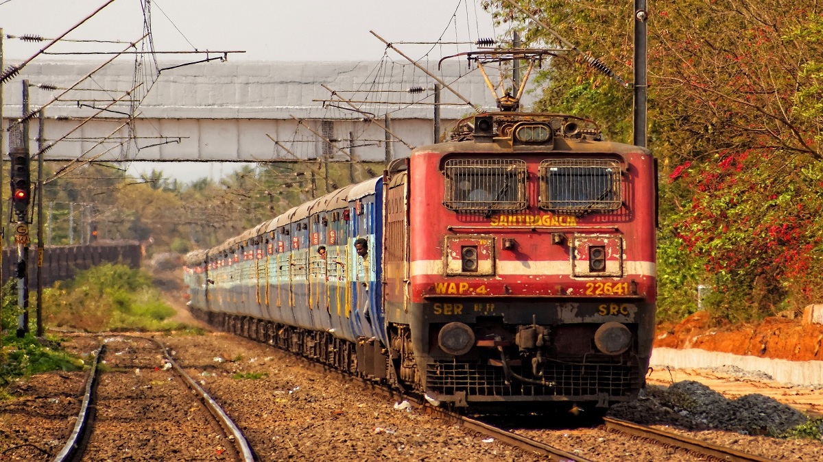 Train will start between Ahmedabad and Ambaji