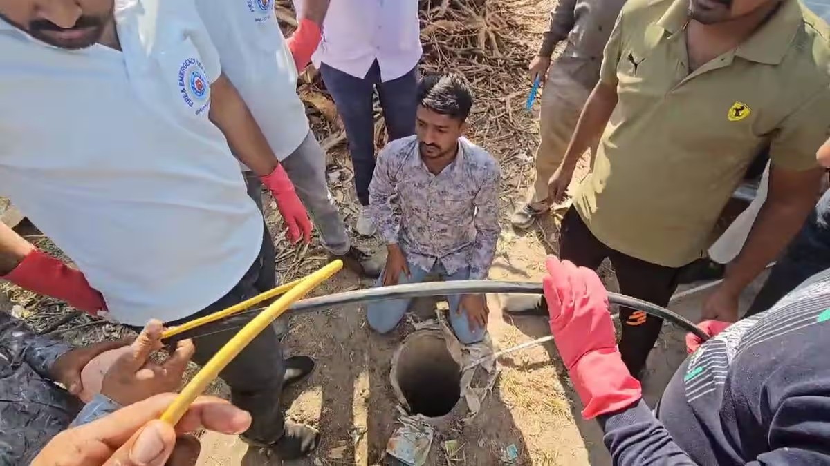 Girl Collapse in Borewell