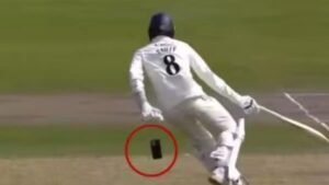 Cricket match mobile phone viral video