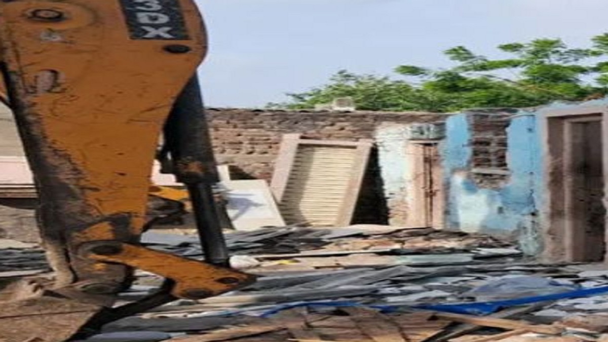 બાપુનગરના અકબરનગરમાં મેગા ડિમોલિશન