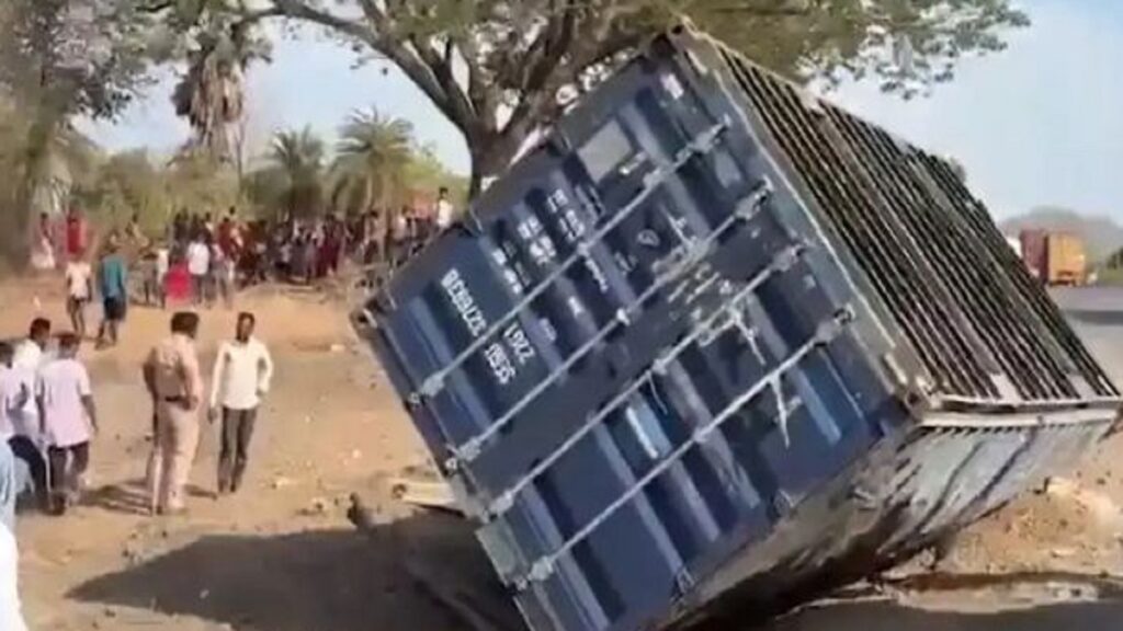 Dahanu Highway Accident