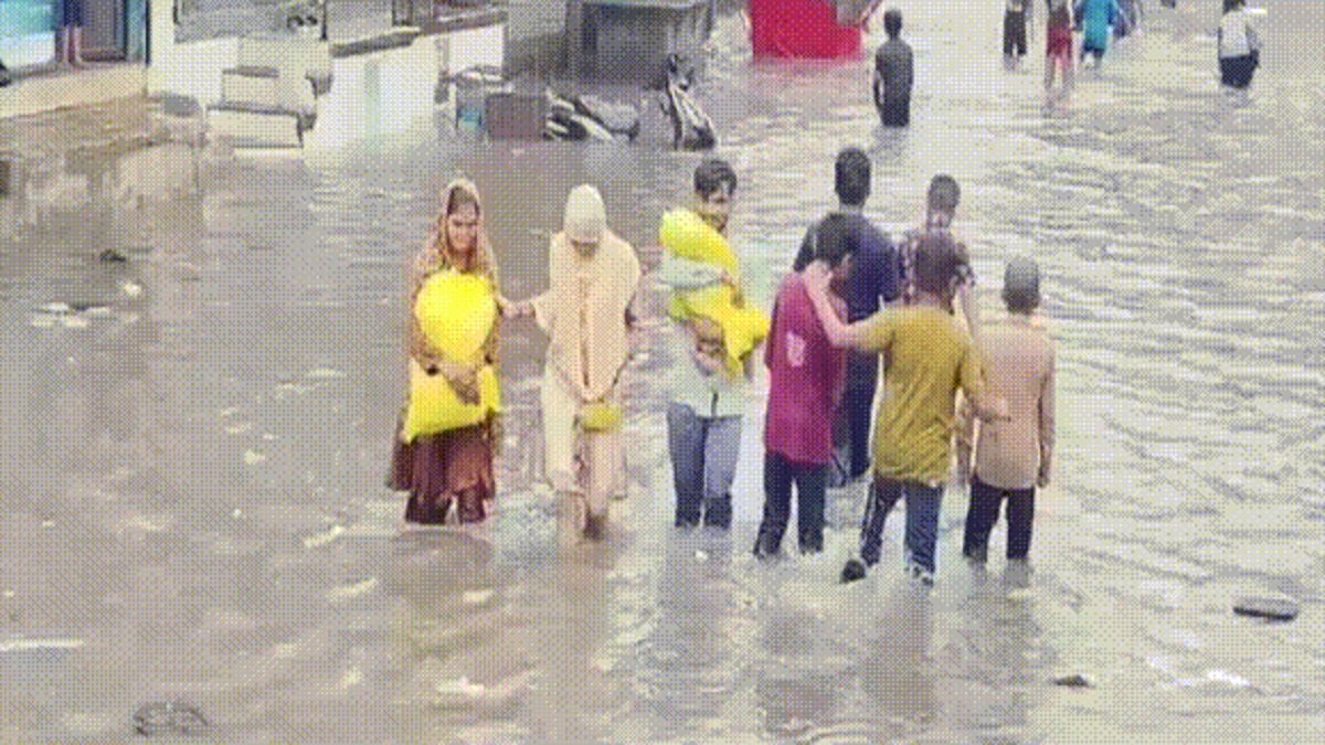 Heavy rain in Surat